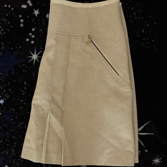Ted Baker Cream/Gold Pleated Mini Skirt with Zippers  Size 2 - Like New - Picture 7 of 9